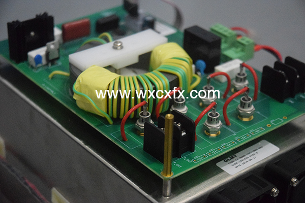 激發光源 /cxyq/20191212104432-FpwrabxNybbF1S83wytpeTdRy7yQ.jpg